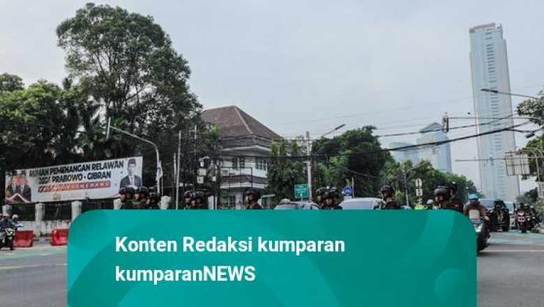 Suasana di Depan KPU Jelang Penetapan Prabowo-Gibran: Jalan Imam Bonjol Ditutup