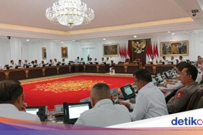 Bakal ke LN, Prabowo Minta Menteri Tak Ragu Telepon Jika Ada Masalah