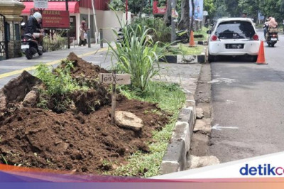 Pipa Gas di Jl A Yani Bogor Bocor gegara Terkena Proyek Galian